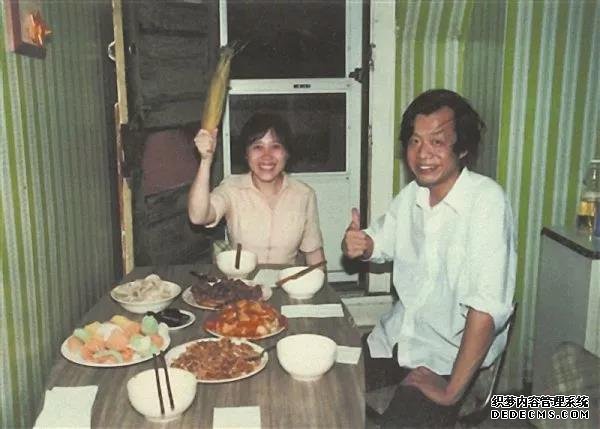 名记:足球本是个娱乐活动 却被活生生搞成时政要闻