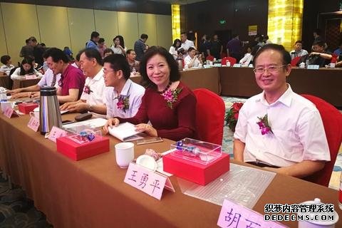 中国新闻发言人制度化建设15周年 王勇平杨宇军等8人获选“贡献人物”
