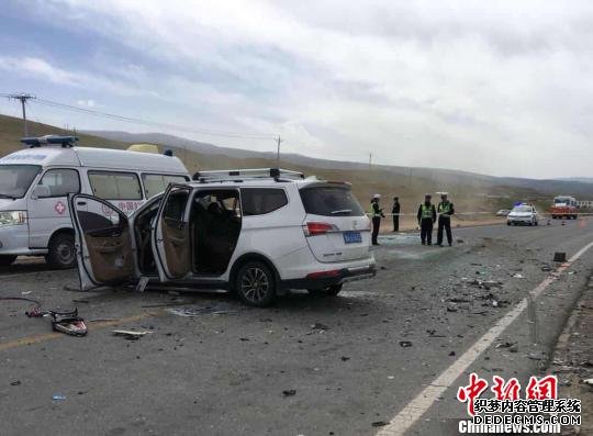 青海海南境内发生一起两车相撞事故 致6人遇难（