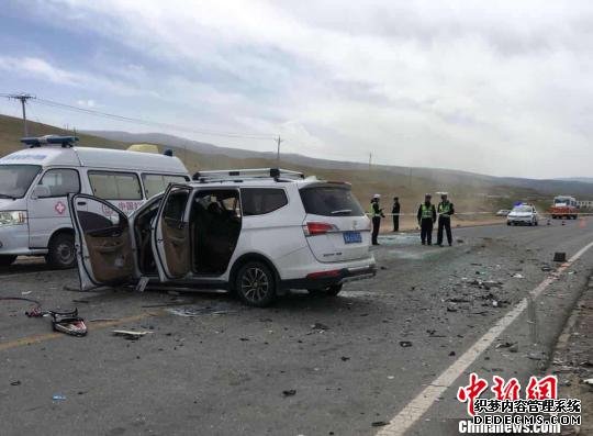 青海海南境内发生一起两车相撞事故 致6人遇难（