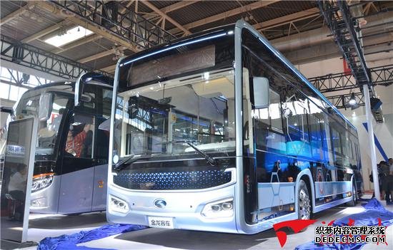 福建造5G智能网联客车“惊艳”北京国际道路运输展