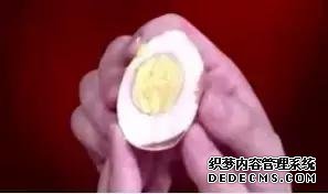 煮鸡蛋有了绿膜会诱发肠癌?这个绿膜到底是什么东西?