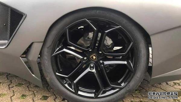 变态级三轮豪车:BOSS HOSS车头+科尔维特V8动力+兰博基尼车身
