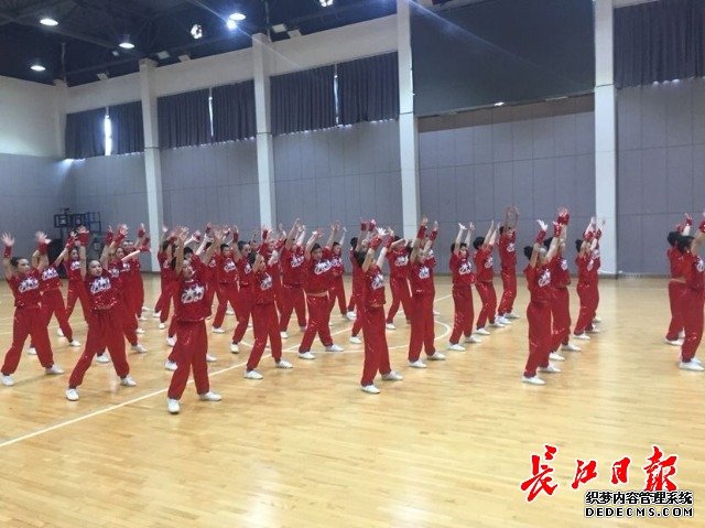 我是今天的C位，武汉1200名中小学生跳起校园版“