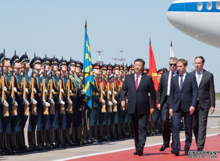 重要时刻，习主席和普京总统把中俄关系领进新