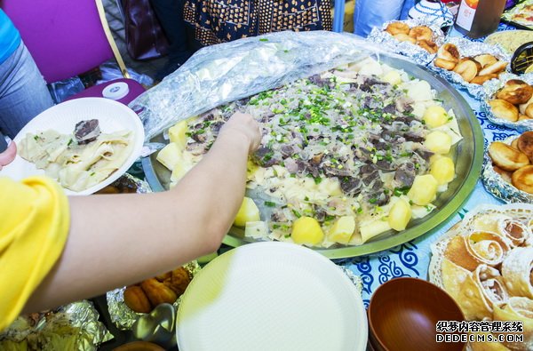 品味四海与“食”俱进 第9届国际美食文化节在江大举行