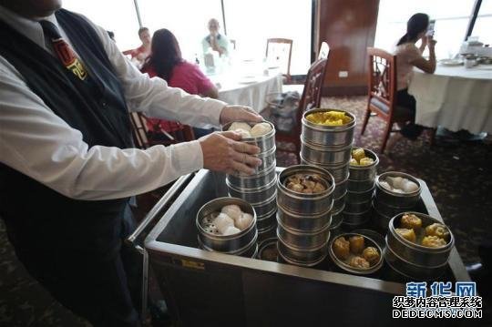 巴拿马纪录片致敬中国美食 巴媒：中式早餐已成