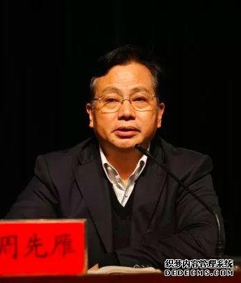 大学校长夫妇＂离婚不离家＂ 合伙收受开发商2千万