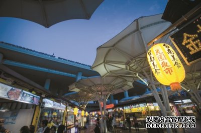 在露天夜市吃遍各地美食 从锦江乐园士林夜市开