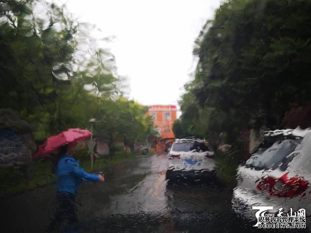 “雨姑娘”迷恋新疆，这些地方有暴雨！乌鲁木