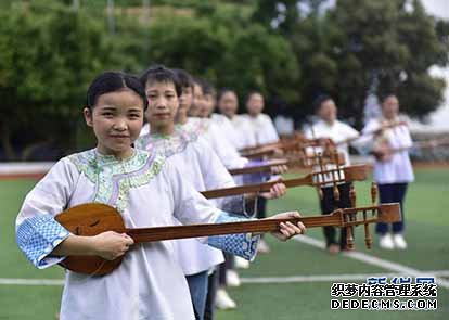 广西桂平：万亩土地流转助力产业扶贫