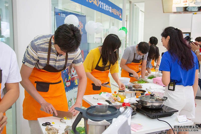 这就是央视《七巧板》美食大赛！厨神爸妈来啦！