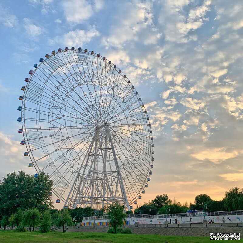 仰望“大眼睛” 全国重点网媒探访南昌之星摩天轮