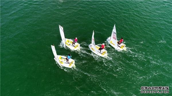 碧海逐浪帆飞扬，国家级帆船赛首次在荣成举办