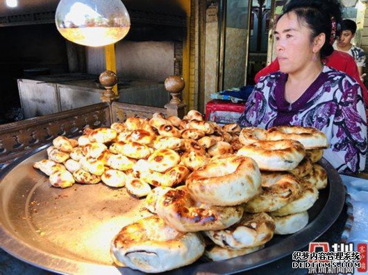 新疆是个好地方｜夏日喀什古城喜迎八方游客 感受独特文化魅力