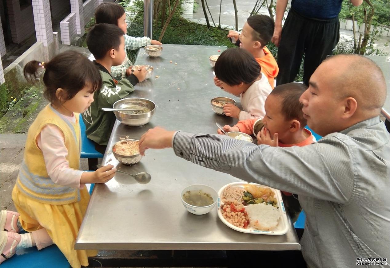 一场轰轰烈烈的教育扶贫——重庆忠县的未来校园实践样本
