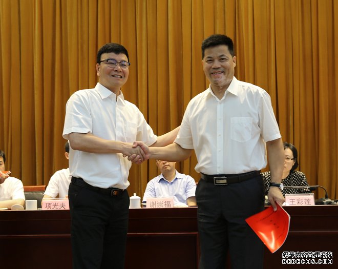 切实巩固全域绿色崛起的生态本底