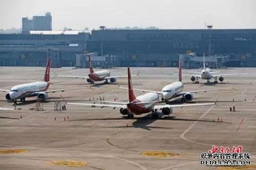四问国航“女监督员”事件：能否将牛女士禁飞？