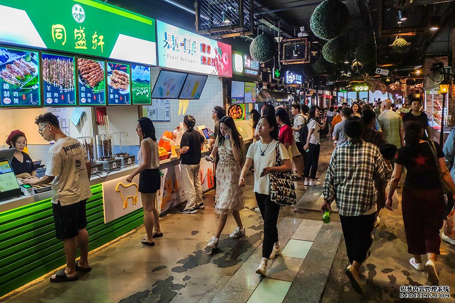 北京中关村网红美食带火整条街 10平米小店日销