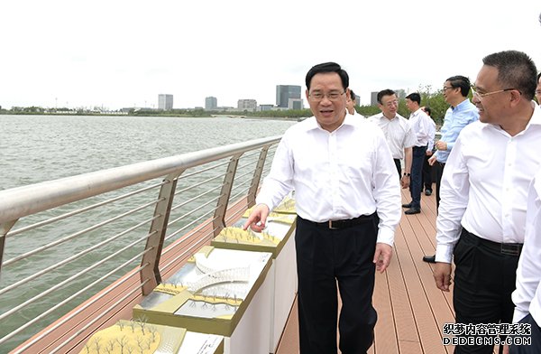 特斯拉等重大项目纷至沓来的这个地区,李强再