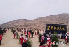 在新疆的甘谷儿女情系家