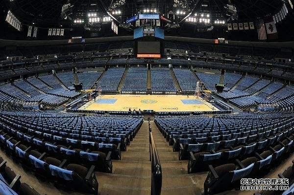 来自NBA妖怪主场的恐怖！球迷噪音超波音飞机，绿军地板潜伏玄机