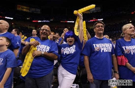 来自NBA妖怪主场的恐怖！球迷噪音超波音飞机，绿军地板潜伏玄机