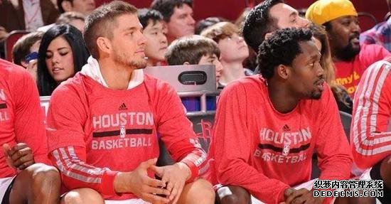 7年前的火箭首发5人，都在NBA混不下去了