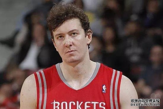 7年前的火箭首发5人，都在NBA混不下去了