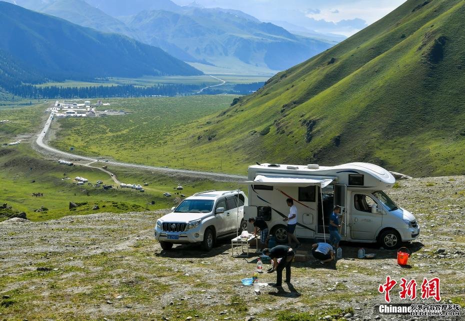 “一路观四季、十里不同天”——新疆独库公路自驾行