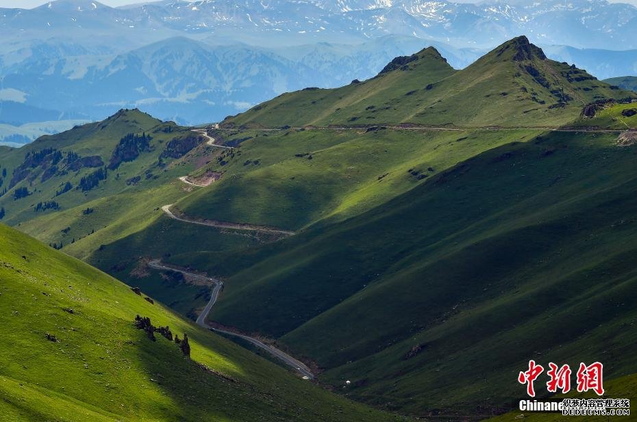 “一路观四季、十里不同天”——新疆独库公路自驾行