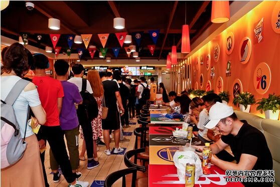 打造最燃NBA球迷阵地 康师傅今夏冰力十足燃痛快