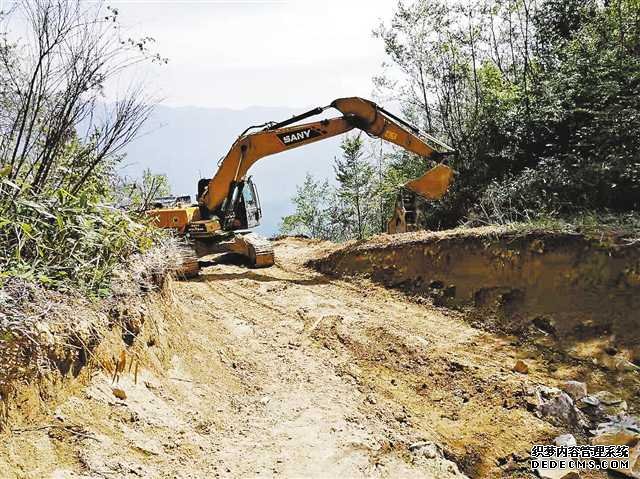 城口：金岩村产业扶贫路就快建成了