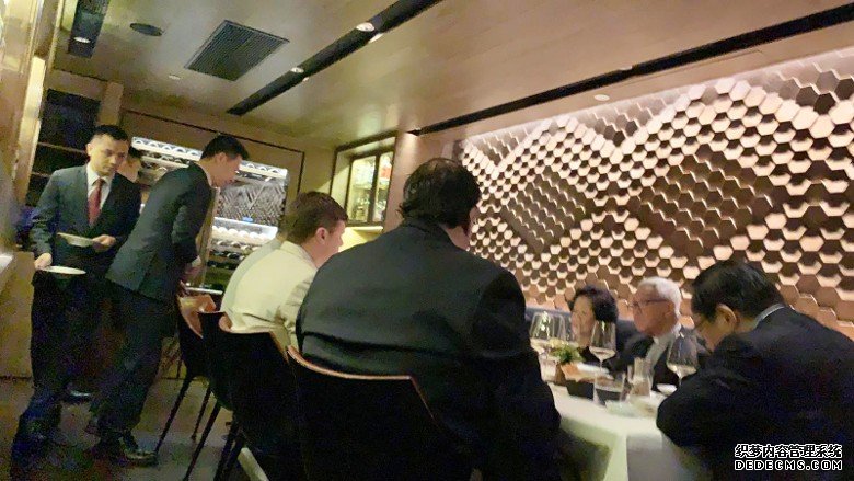 突发！黎智英等反对派被抓到包场密会老外，港