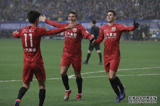 英国记者谈中国归化：李可理所当然 埃神没血缘