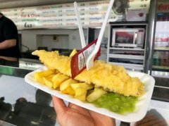 英國布萊頓海灘6隻海鷗追