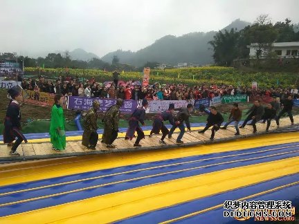 千人齐包猪儿粑 兴文第四届玉屏猪儿粑美食文化旅游节开幕