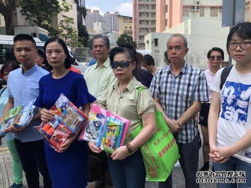 香港多团体及区议员为警队送温暖（组图）