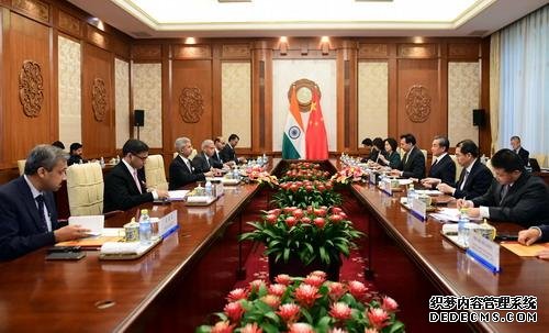 王毅同印度外长苏杰生举行会谈