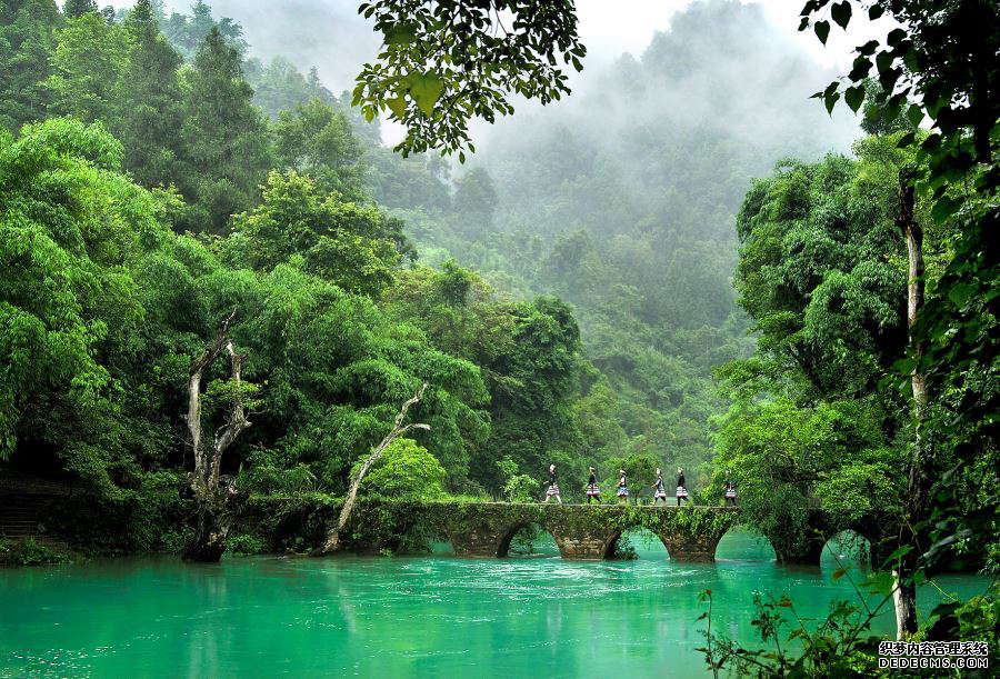 短视频助力贫困地区文旅扶贫，荔波小七孔成“