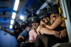 VR打开经典主题公园游乐设
