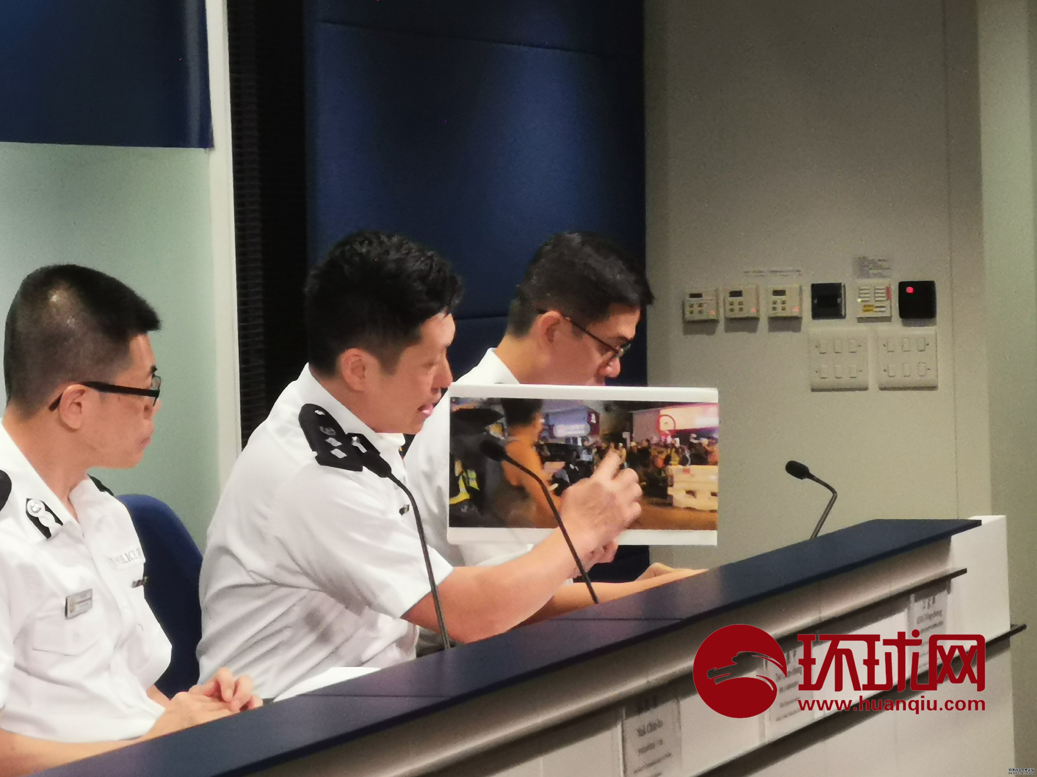 香港警方还原警员举枪:暴徒穷凶极恶足以致命