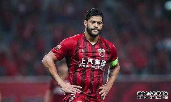 媒体怒批上港2王牌大爷式踢法 树立负面带头作用