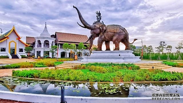 泰国芭提雅耗资40亿泰铢的首个泰文化乐园，逛庙