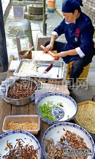 乡村美食“轮番上阵” 游客乐享“饕餮盛宴”