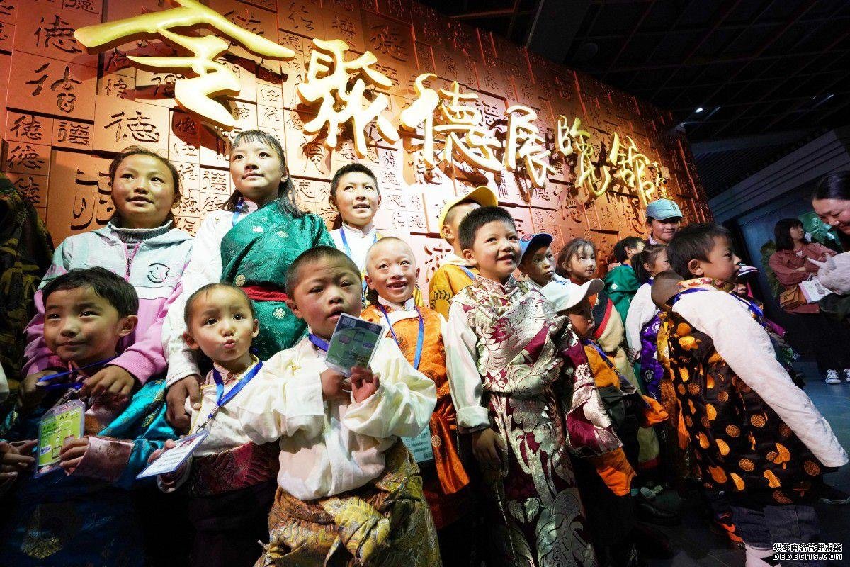 感受中华文化 品尝中华美食 26名藏族小朋友走进
