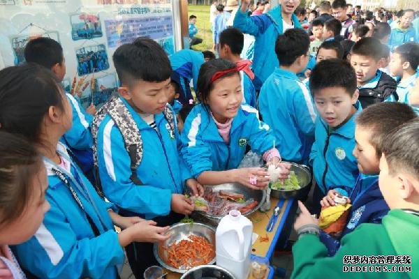 潍坊美加实验学校第四届体育美食节隆重举行