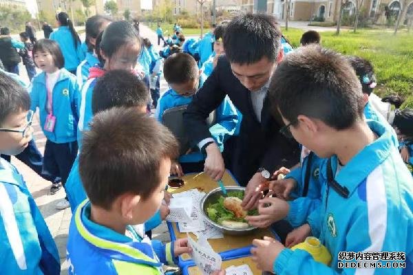 潍坊美加实验学校第四届体育美食节隆重举行