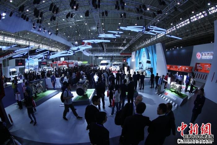图为，2019中国国际商用车展现场 宁月 摄
