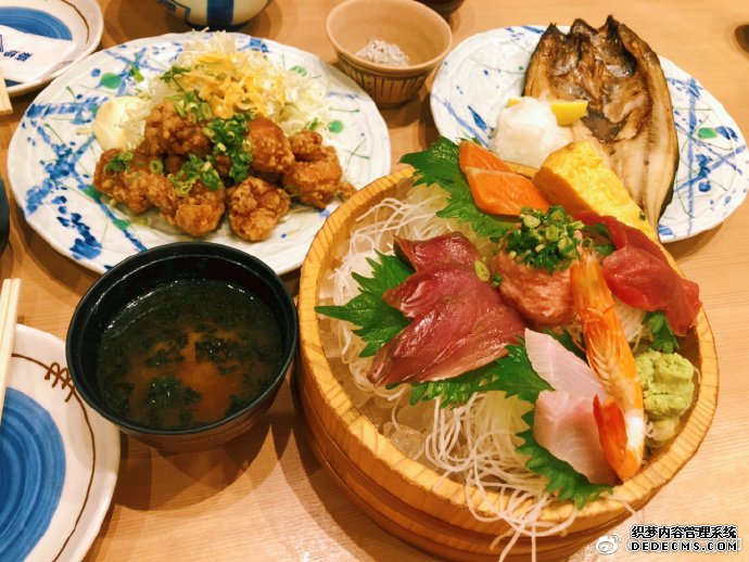 张帅赴东京参赛晒美食 调侃:如今找个工作不易啊